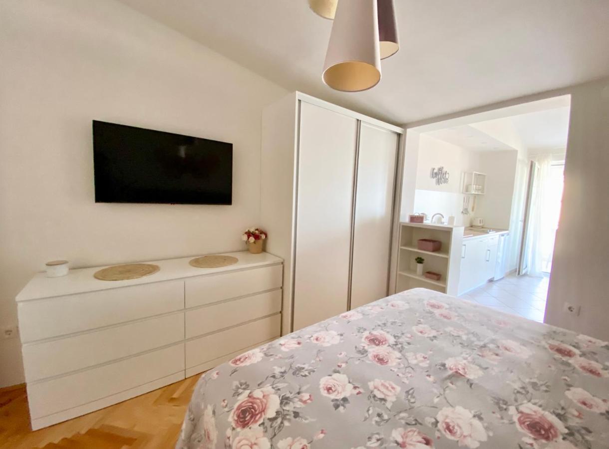 Apartmani Marko Tučepi Eksteriør billede