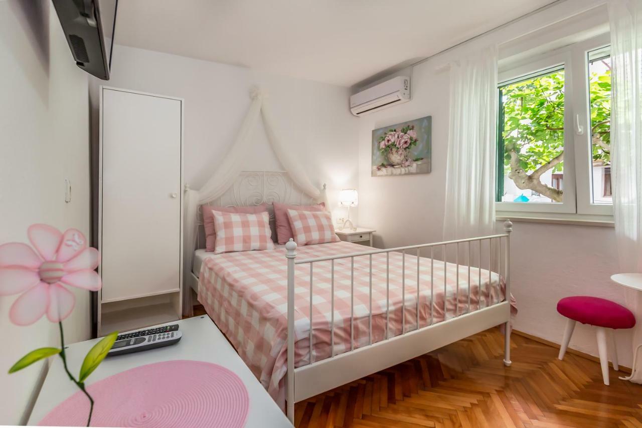 Apartmani Marko Tučepi Eksteriør billede